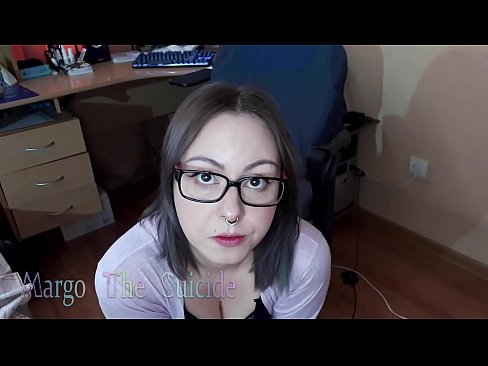 ❤️ Ragazza sexy con gli occhiali succhia il dildo profondamente sulla macchina fotografica ❤ Porno al it.sexonfire.ru ❌️❤