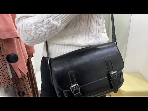 ❤️ Masturbazione pubblica della giovane cagna FeralBerry con un dildo nel camerino ❤ Porno al it.sexonfire.ru ❌️❤