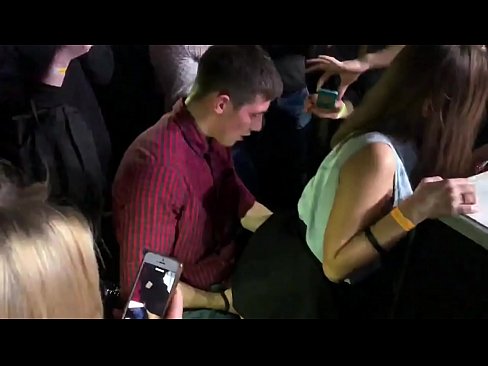 ❤️ Sesso reale in un nightclub russo. Ragazza russa di 18 anni nell'ano e nella vagina scopata in un nightclub ❤ Porno al it.sexonfire.ru ❌️❤